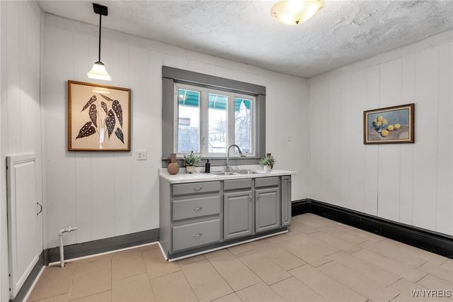 83 Troupe Street, Buffalo, NY 14210