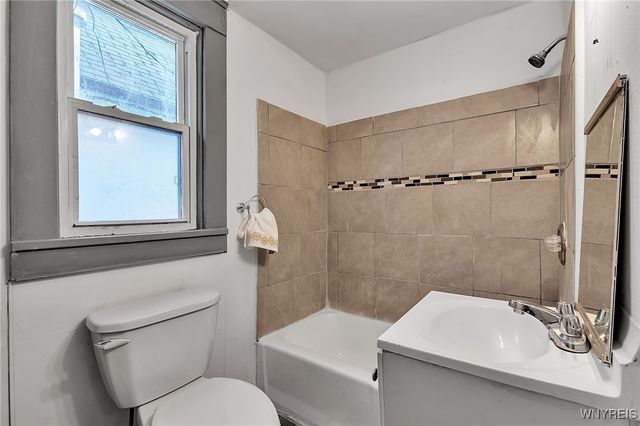 83 Troupe Street, Buffalo, NY 14210