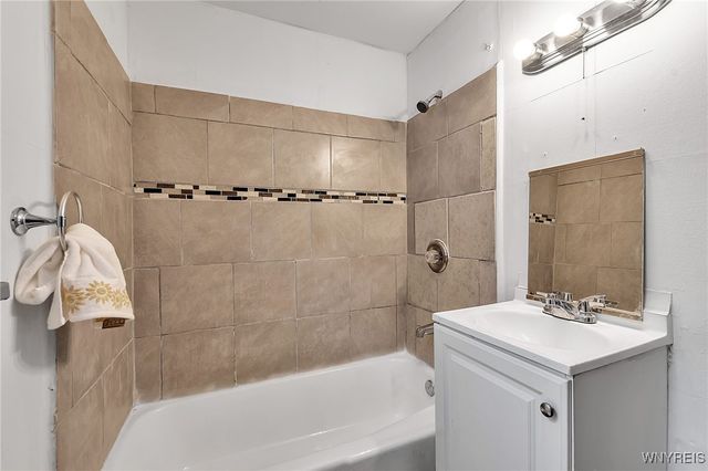 83 Troupe Street, Buffalo, NY 14210