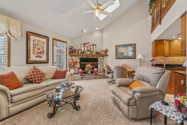 22 W Maple Lane 22, Palos Heights, IL 60463