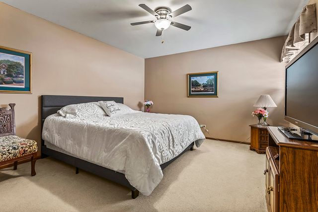 22 W Maple Lane 22, Palos Heights, IL 60463