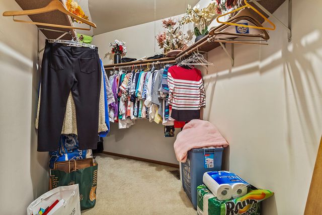 22 W Maple Lane 22, Palos Heights, IL 60463