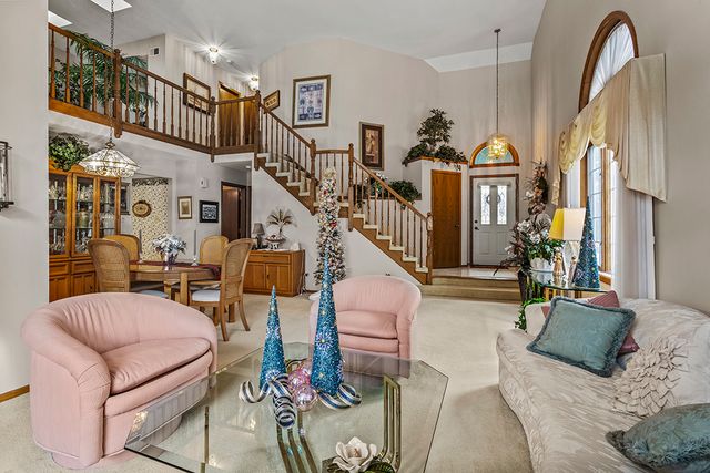 22 W Maple Lane 22, Palos Heights, IL 60463