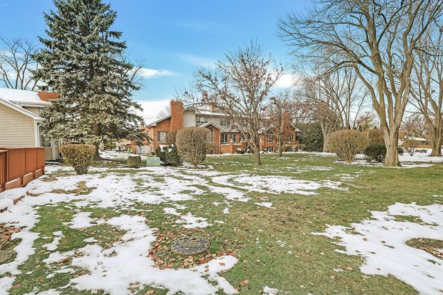 22 W Maple Lane 22, Palos Heights, IL 60463