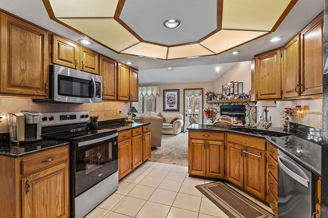 22 W Maple Lane 22, Palos Heights, IL 60463