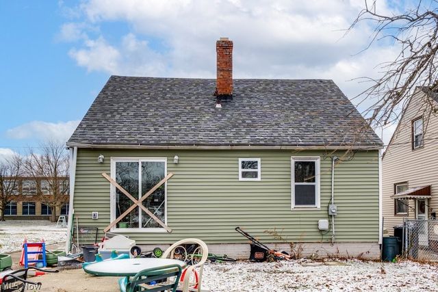 15711 Lotus Drive, Cleveland, OH 44128