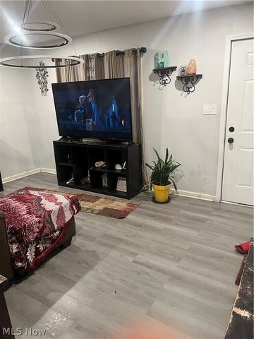 15711 Lotus Drive, Cleveland, OH 44128