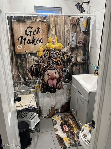 15711 Lotus Drive, Cleveland, OH 44128