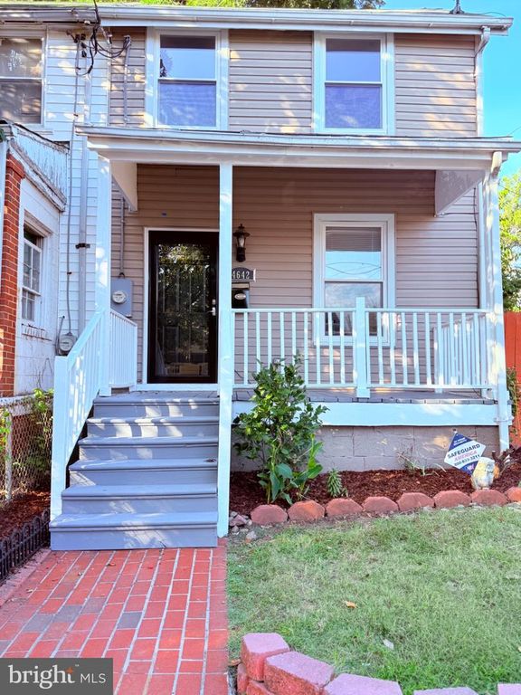 4642 HAYES ST NE, Washington, DC 20019