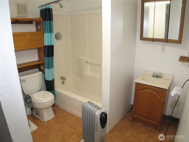 1410 322ND Place, Ocean Park, WA 98640