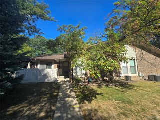 37575 Barkridge Circle 54, Westland, MI 48185