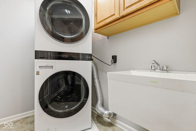 9735 Logan Lane, Fishers, IN 46037