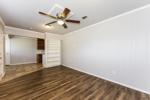 2907 E Mitchell Street, Arlington, TX 76010