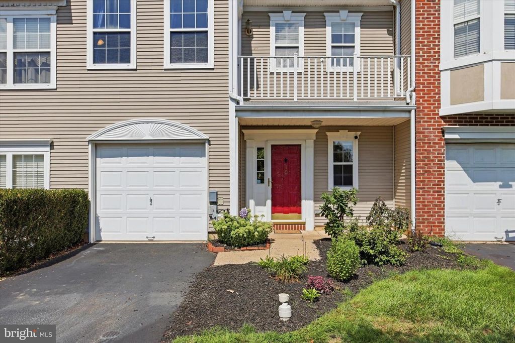 10 SADDLE CT, SCHWENKSVILLE, PA 19473 — photo 2