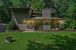8656 W R Avenue, Kalamazoo, MI 49009