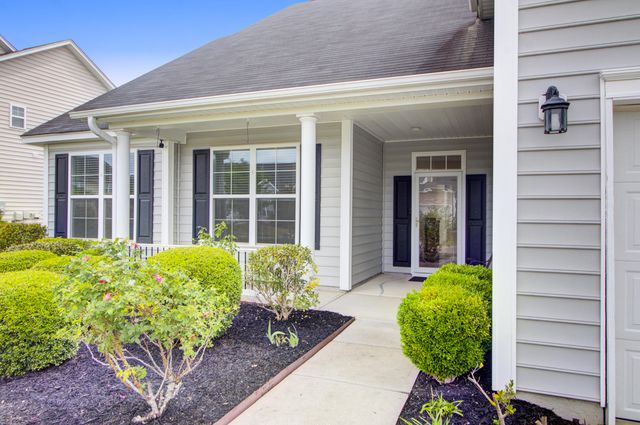2054 Triple Crown Lane, Ridgeville, SC 29472