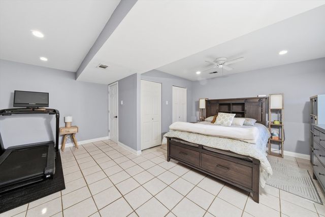 4305 S Wood Street, Chicago, IL 60609