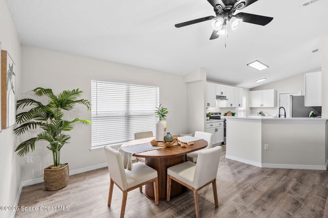 1763 Vista Lake Circle, Melbourne, FL 32904