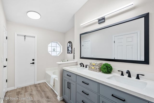 1763 Vista Lake Circle, Melbourne, FL 32904