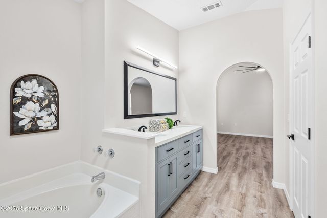 1763 Vista Lake Circle, Melbourne, FL 32904