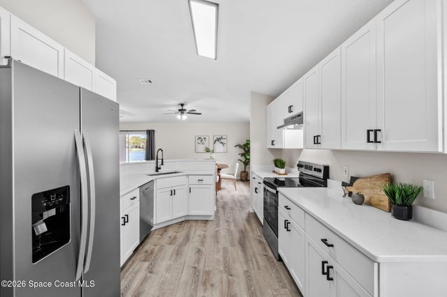 1763 Vista Lake Circle, Melbourne, FL 32904