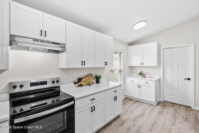 1763 Vista Lake Circle, Melbourne, FL 32904