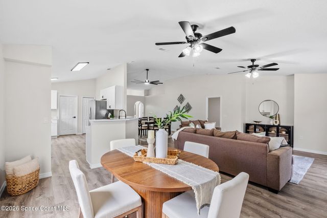 1763 Vista Lake Circle, Melbourne, FL 32904