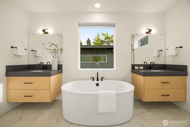 8407 NE 137th Street, Kirkland, WA 98034