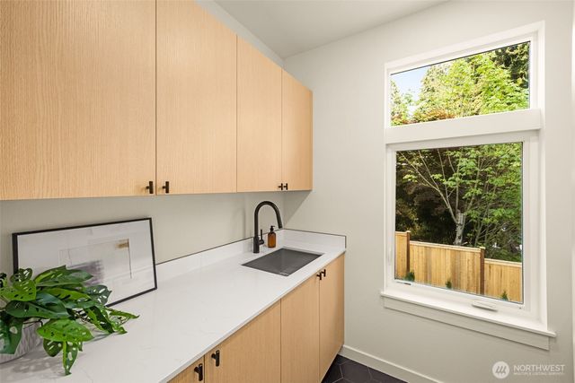 8407 NE 137th Street, Kirkland, WA 98034