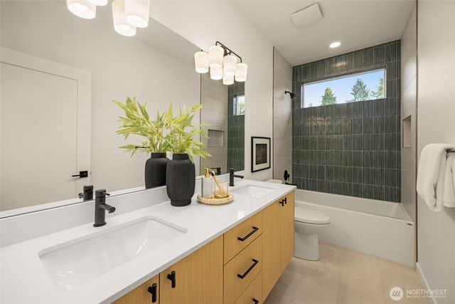 8407 NE 137th Street, Kirkland, WA 98034