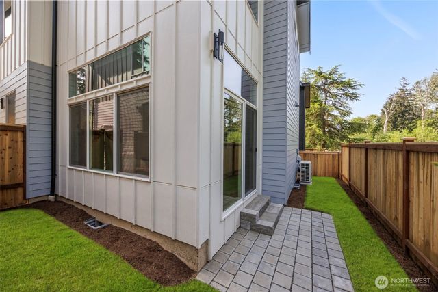 8407 NE 137th Street, Kirkland, WA 98034