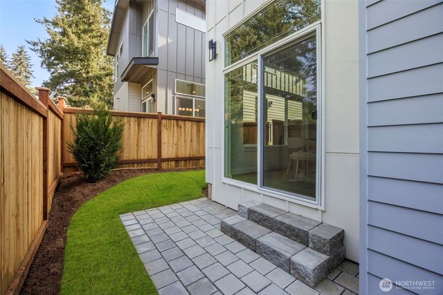 8407 NE 137th Street, Kirkland, WA 98034