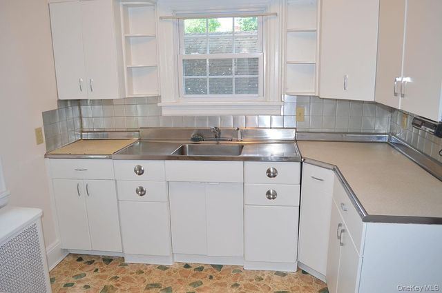 53 Ogden Avenue, White Plains, NY 10605