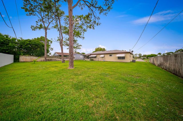 671 NW Sharpe Street, Port St Lucie, FL 34983