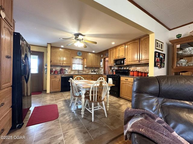 9418 State Rt D, Summersville, MO 65571