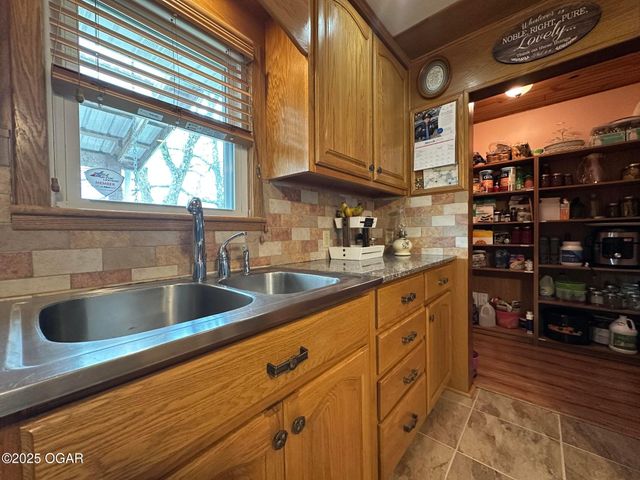 9418 State Rt D, Summersville, MO 65571