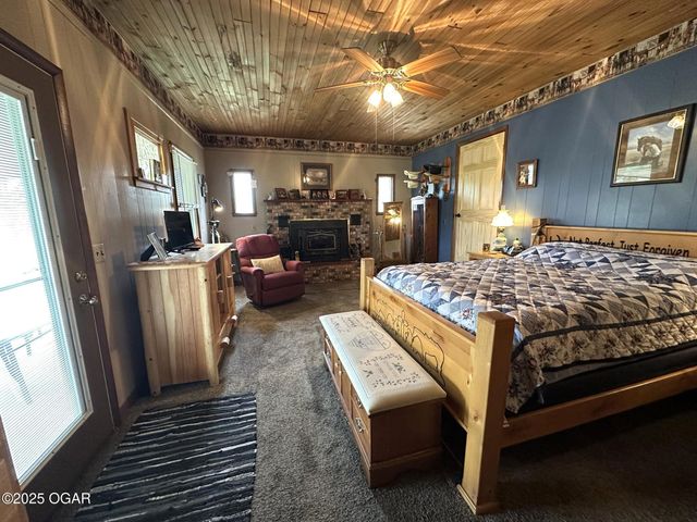 9418 State Rt D, Summersville, MO 65571