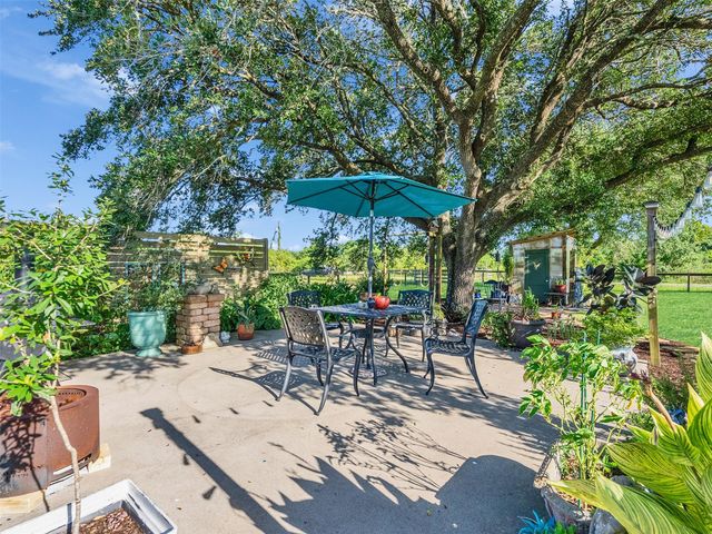 7202 Wetzel Road, Dickinson, TX 77539