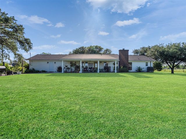 7202 Wetzel Road, Dickinson, TX 77539