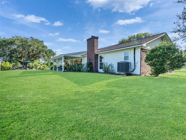 7202 Wetzel Road, Dickinson, TX 77539