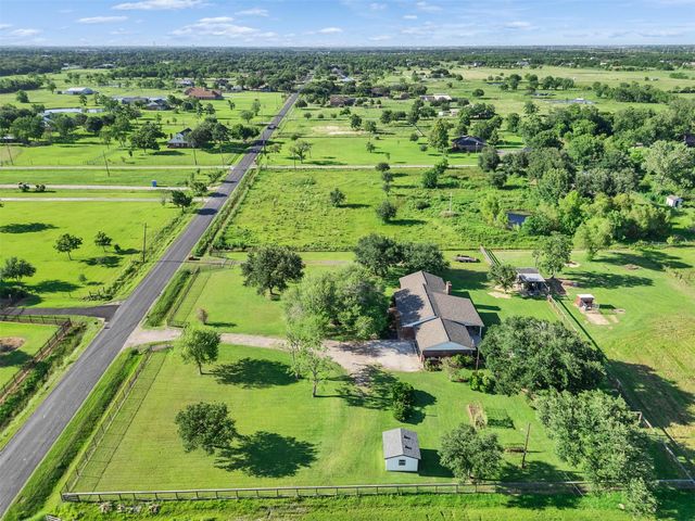 7202 Wetzel Road, Dickinson, TX 77539
