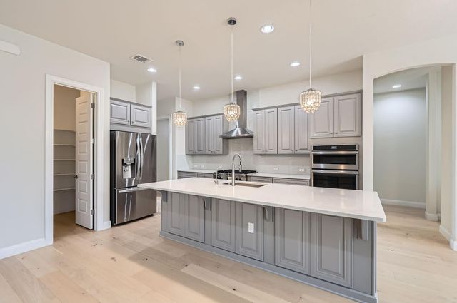 10713 Lavon BND, Austin, TX 78717