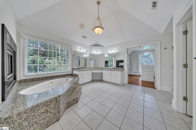 401 Rivercrest Drive, Taylors, SC 29687