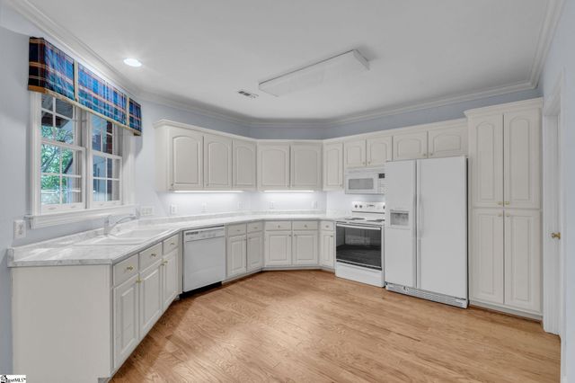 401 Rivercrest Drive, Taylors, SC 29687