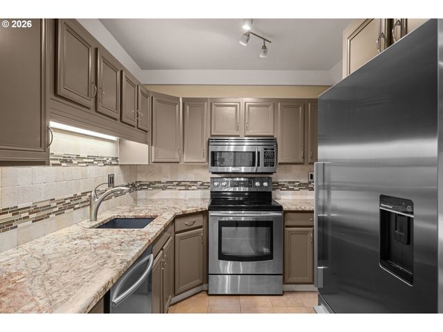 2021 Sw MAIN St 11, Portland, OR 97205
