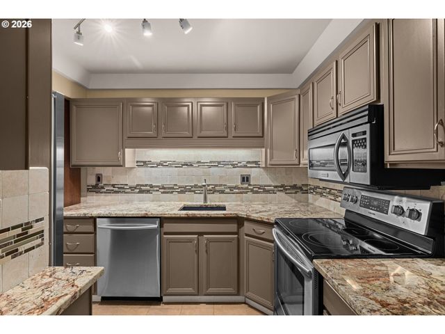 2021 Sw MAIN St 11, Portland, OR 97205