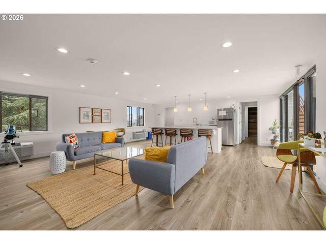 2021 Sw MAIN St 11, Portland, OR 97205