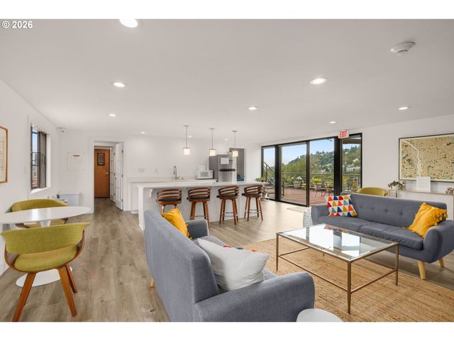 2021 Sw MAIN St 11, Portland, OR 97205