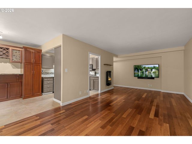 2021 Sw MAIN St 11, Portland, OR 97205