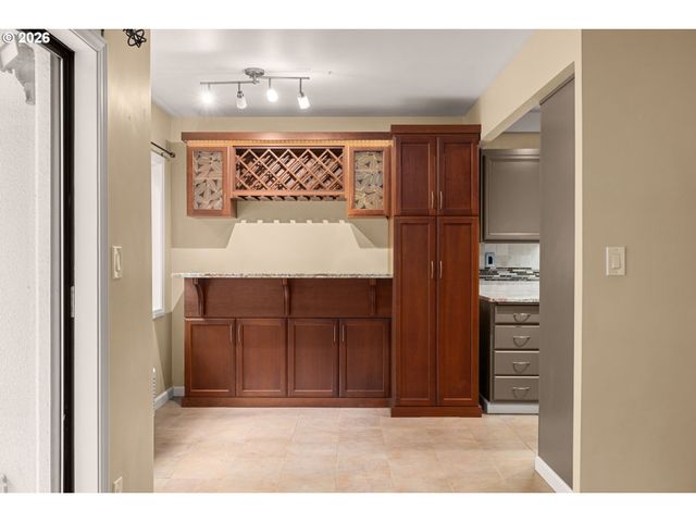 2021 Sw MAIN St 11, Portland, OR 97205